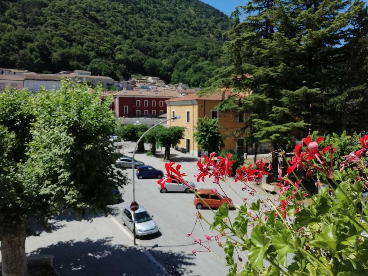 Bed and Breakfast Le Finestre Sulla Piazza Boiano Екстер'єр фото