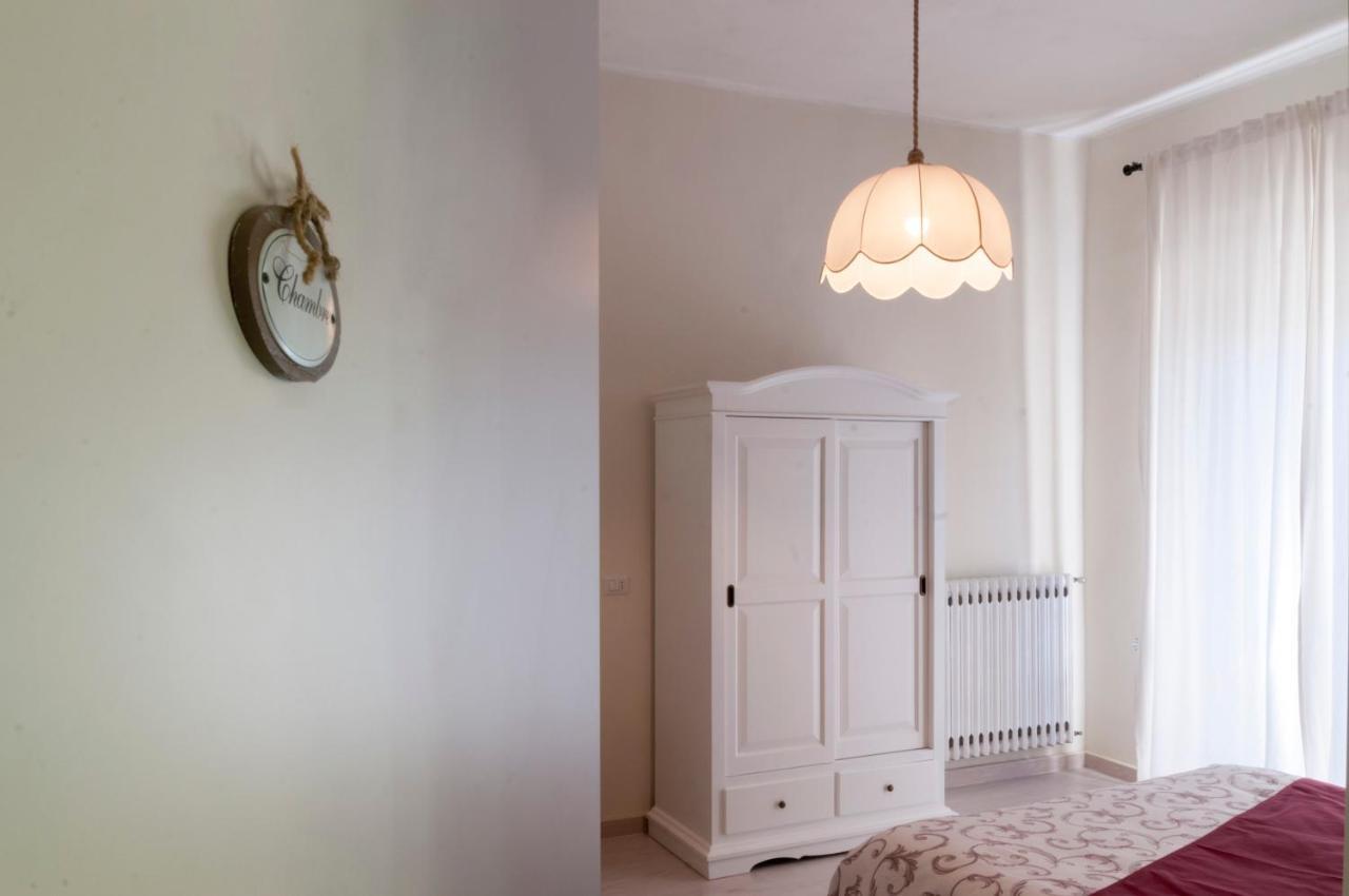 Bed and Breakfast Le Finestre Sulla Piazza Boiano Екстер'єр фото